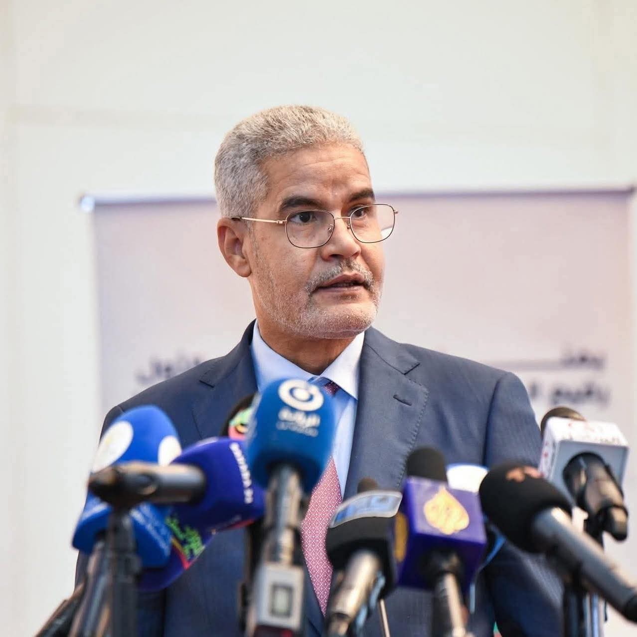 وزير الاقتصاد السابق ينتقد سياسة المحروقات ويحذر من تسارع التضخم وتآكل القدرة الشرائية