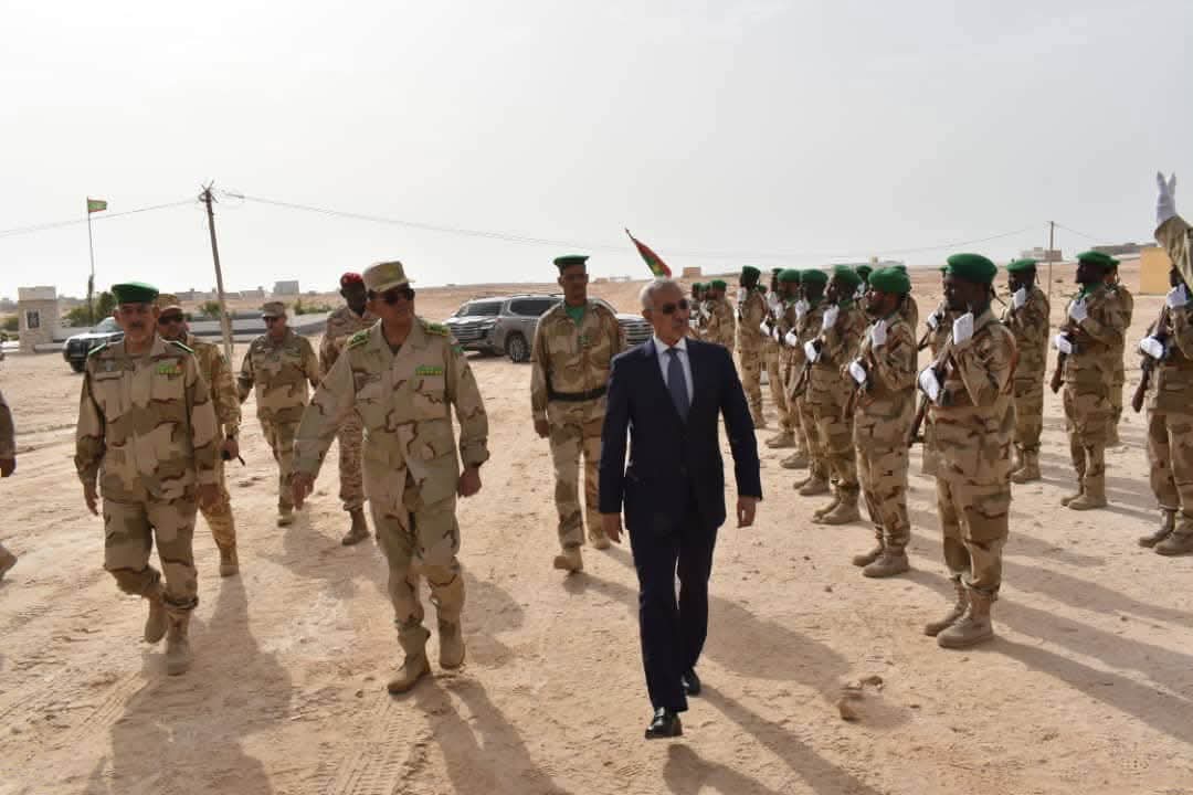 وزير الدفاع يتفقد المنطقة العسكرية الأولى في نواذيبو