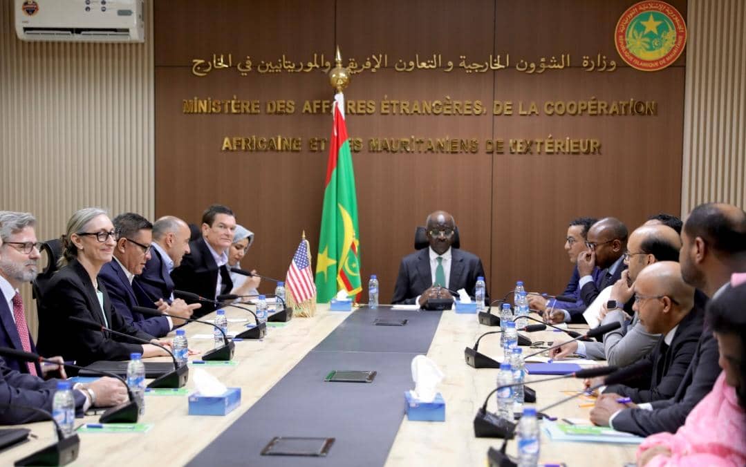 وزير الخارجية يبحث مع وفد من الكونغرس الأمريكي تعزيز التعاون الأمني والاستثماري