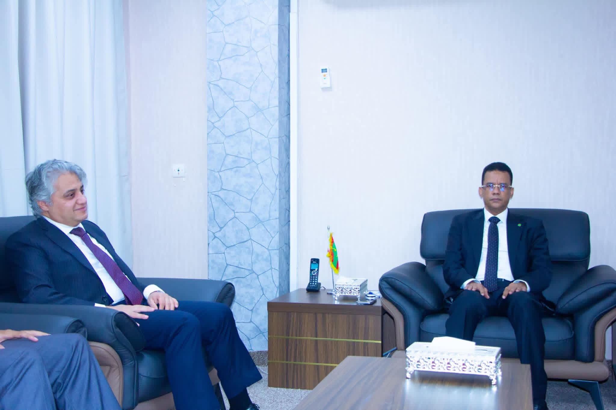 وزير الشؤون الإسلامية يبحث مع السفير المصري تعزيز التعاون في مجال الشؤون الإسلامية والأوقاف