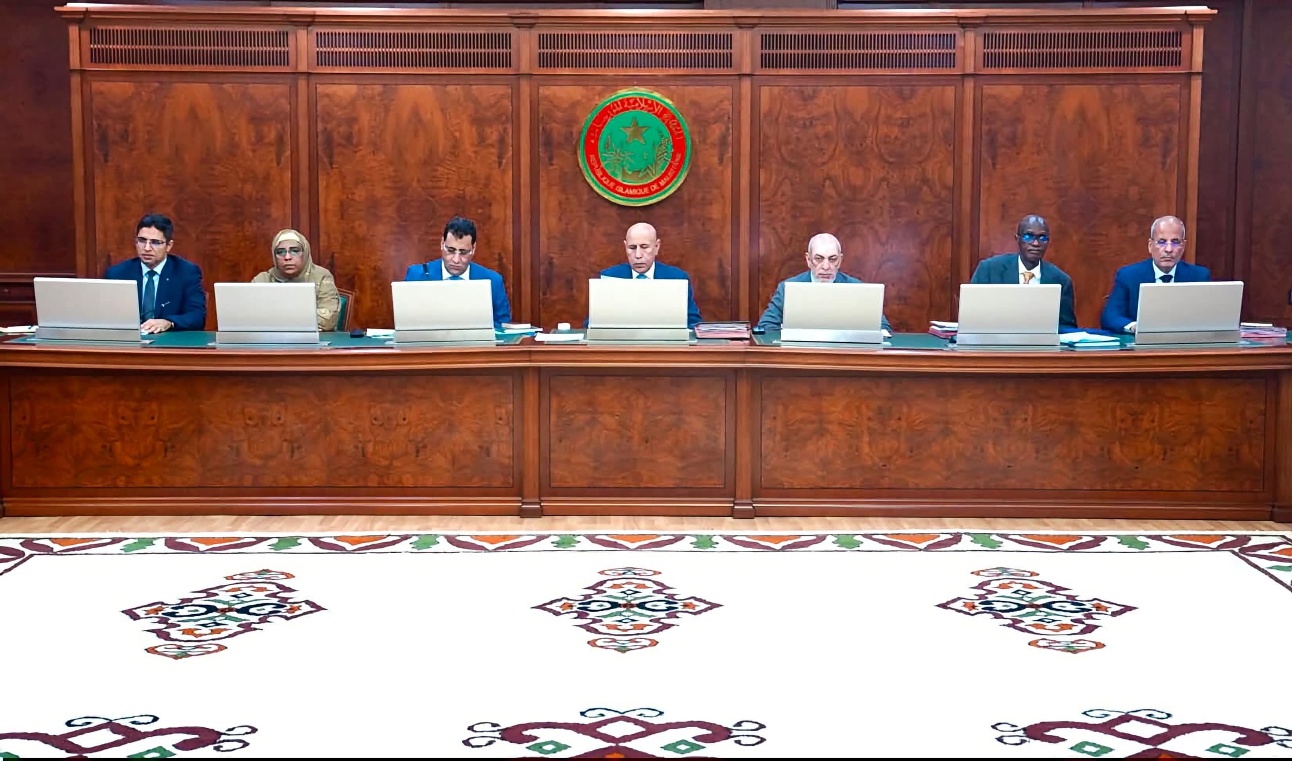 مجلس الوزراء يصادق على تحديث قانون مكافحة المخدرات ورقمنة السجل العدلي والمرجع العقاري الوطني