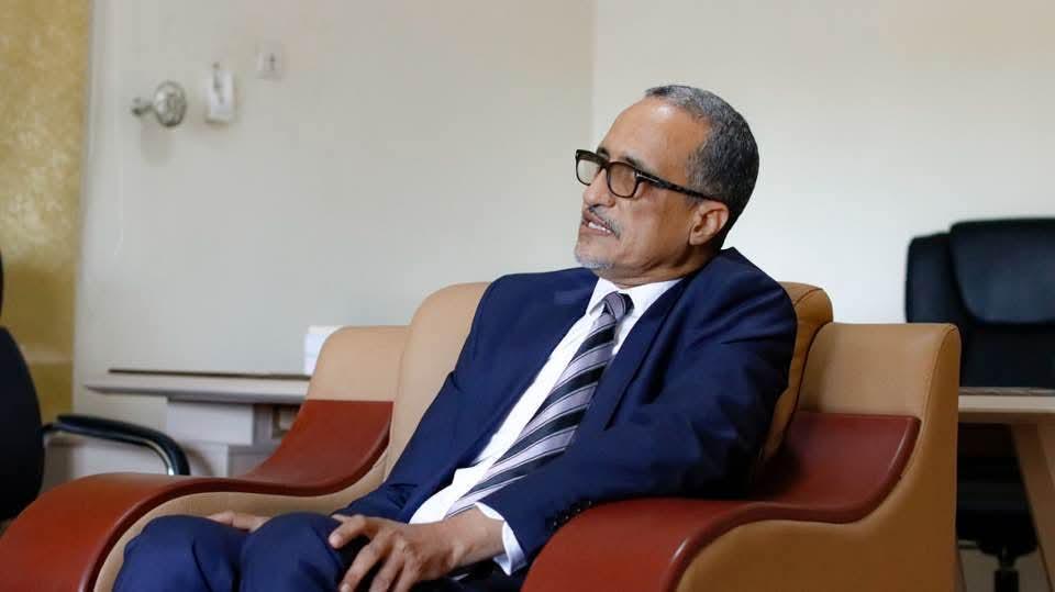 بين مطرقة التعجيز وسندان الازدراء… / د إسلك أحمد إزيد بيه