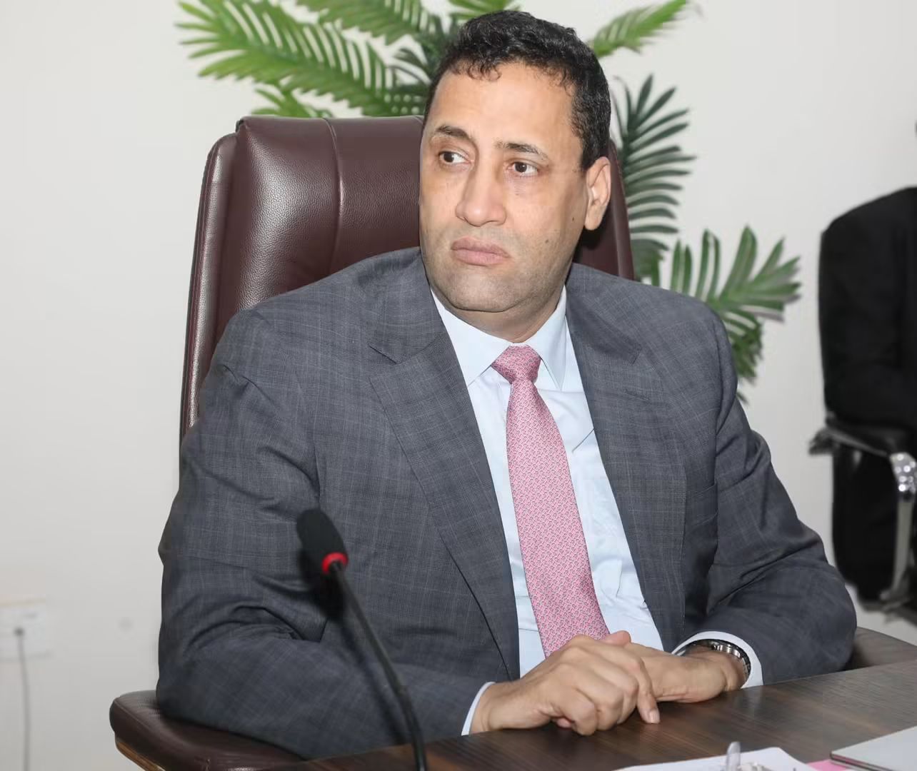 الوزير الأول يوجه بإطلاق حملة لتسريع تسجيل التلاميذ وتعزيز جاهزية المدارس