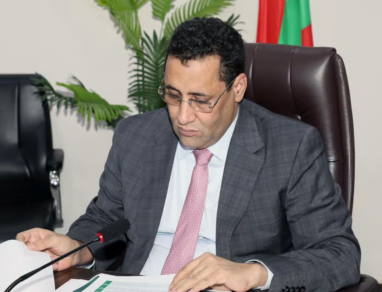 الحكومة تبحث مشروع قانون لمكافحة القمار وألعاب الحظ والرهانات
