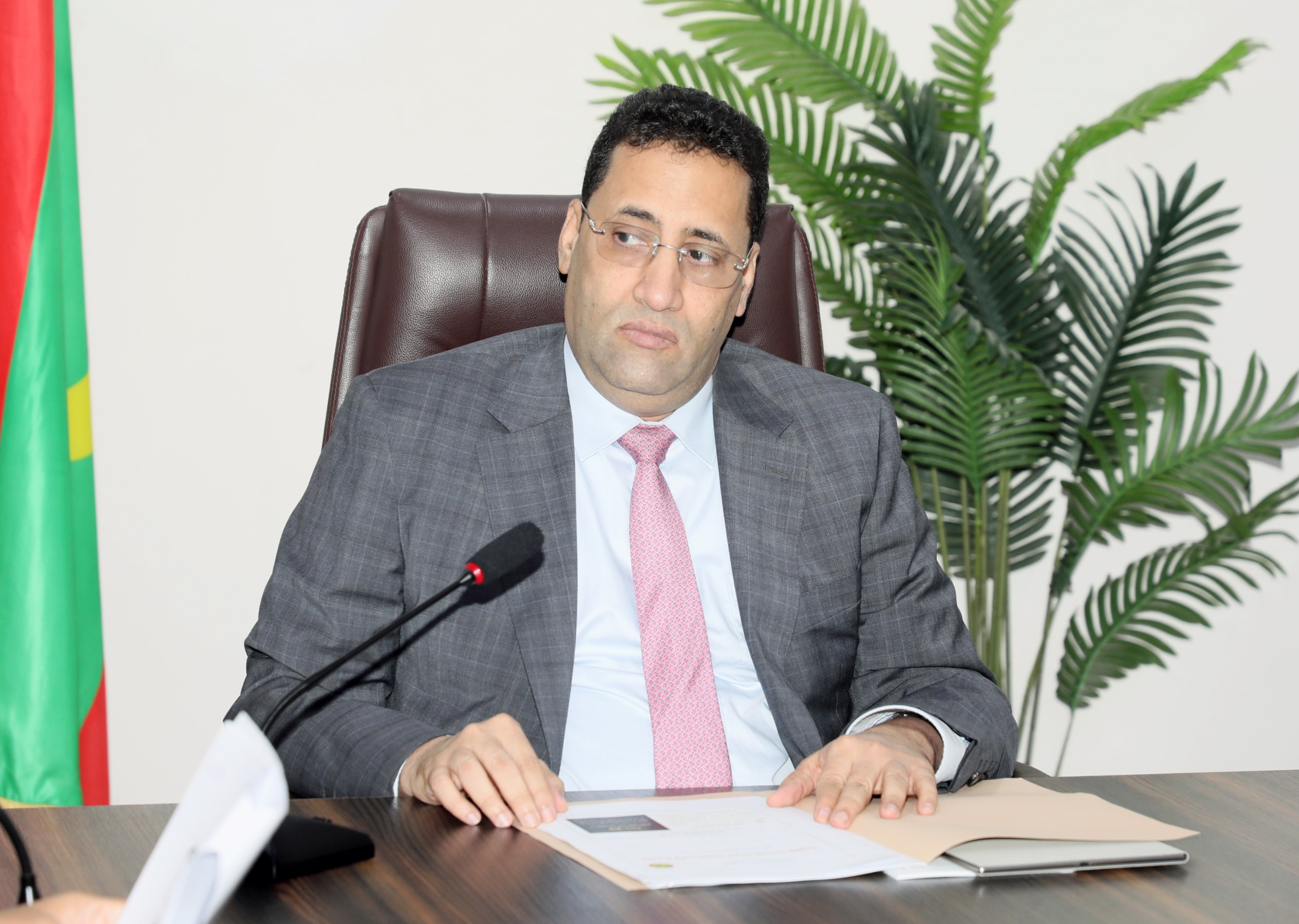 الحكومة تتجه لمراجعة مشروع قانون لتنظيم قطاع الصناعة التقليدية وتعزيز تمويله